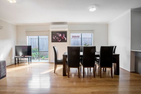 Holiday Rose - Accommodation Redcliffe 7