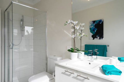 Marina Beach - Accommodation Redcliffe 13