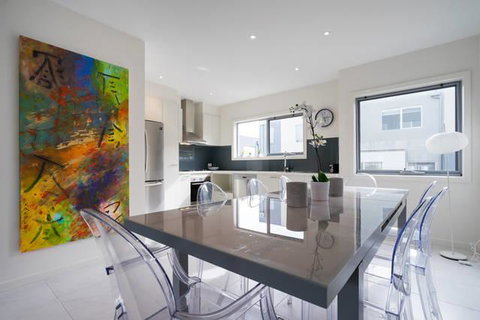 Marina Beach - Accommodation Redcliffe 3