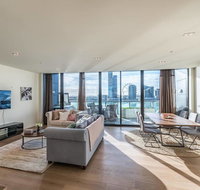 Waterfront 3 Bedroom Luxury Home Victoria Harbour - Accommodation Redcliffe