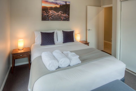 Luxury Abalina Cottages - Accommodation Redcliffe 9