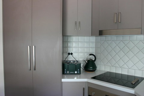 Luxury Abalina Cottages - Accommodation Redcliffe 39