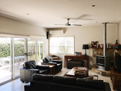 Luxury Abalina Cottages - Accommodation Redcliffe 6