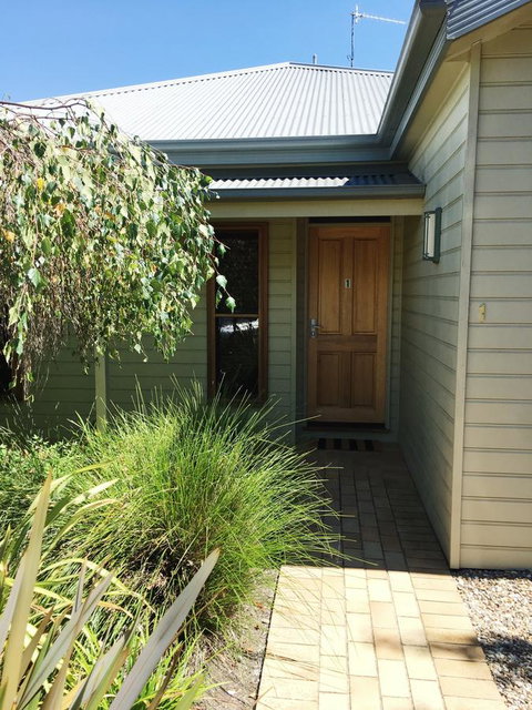 Luxury Abalina Cottages - Accommodation Redcliffe 36