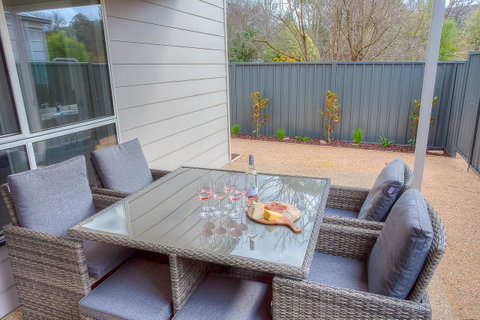 Luxury Abalina Cottages - Accommodation Redcliffe 8