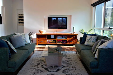 Tamara Temptation - Accommodation Redcliffe 9