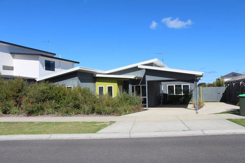 Tamara Temptation - Accommodation Redcliffe 0