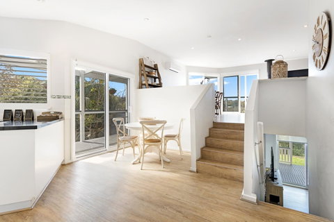Peninsula Retreat - Accommodation Redcliffe 7