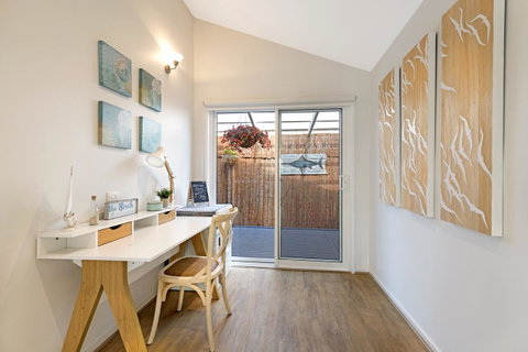 Peninsula Retreat - Accommodation Redcliffe 9