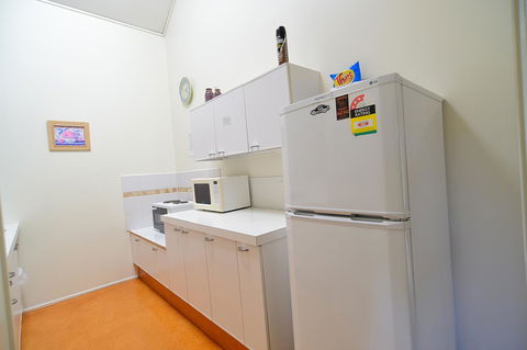 Executive Hideaway - Accommodation Redcliffe 14