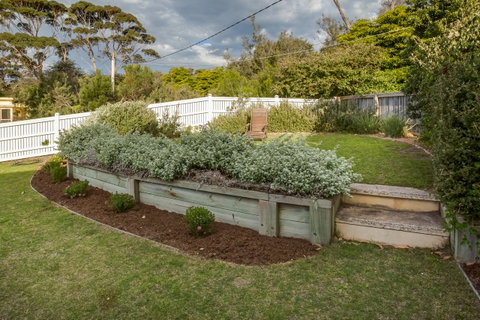 Cute Cottage On Cain - Beach At End Of Street - Accommodation Redcliffe 18