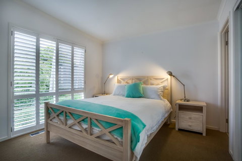 Cute Cottage On Cain - Beach At End Of Street - Accommodation Redcliffe 13