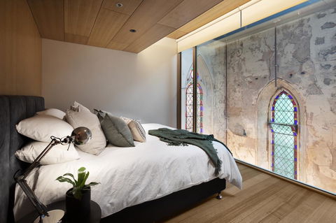 Converted Blue Stone Church - Accommodation Redcliffe 18