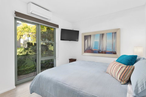 7 & 8 Monte Vista Sorrento - Accommodation Redcliffe 4