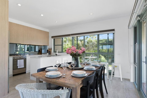 7 & 8 Monte Vista Sorrento - Accommodation Redcliffe 2