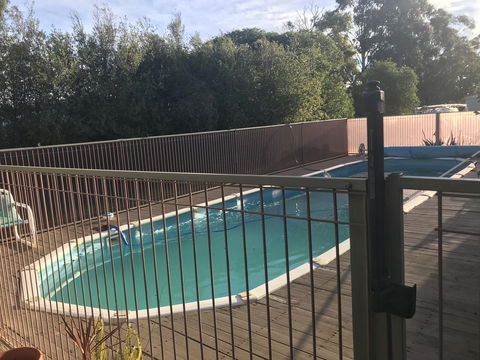 Eagle Bay Views - Accommodation Redcliffe 6