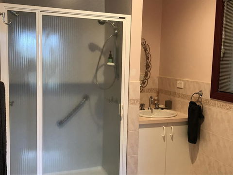 Eagle Bay Views - Accommodation Redcliffe 12