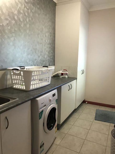 Eagle Bay Views - Accommodation Redcliffe 11