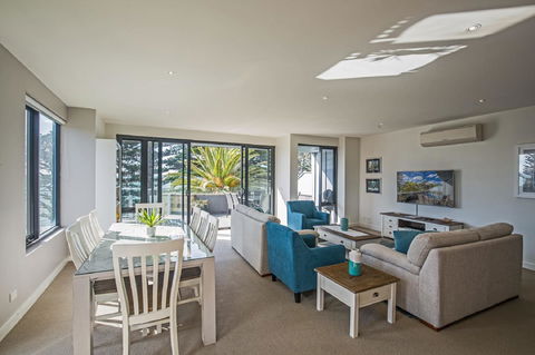 C-Scape Esplanade Cowes - Accommodation Redcliffe 3