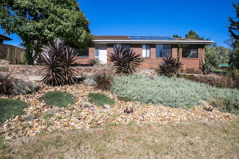 Fairhills - NEW LISTING, Beautifully Styled - Accommodation Redcliffe 8