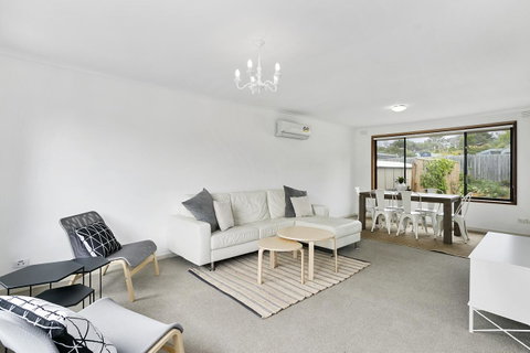 Fairhills - NEW LISTING, Beautifully Styled - Accommodation Redcliffe 3