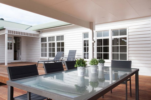 Sundowner - Accommodation Redcliffe 8