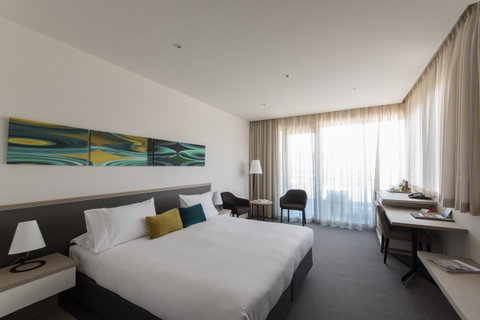 Quarters At Flinders Hotel - Accommodation Redcliffe 2