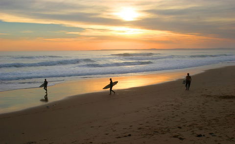 Stunning Waterfront Only 10 Minutes To Phillip Island - FREE EV UNIT 7kW For Electric Cars - Pet Friendly, Fireplace FREE WIFI Wine & Chocolates - Accommodation Redcliffe 11