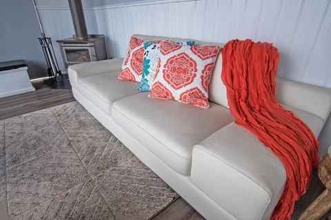 Stunning Waterfront Only 10 Minutes To Phillip Island - FREE EV UNIT 7kW For Electric Cars - Pet Friendly, Fireplace FREE WIFI Wine & Chocolates - Accommodation Redcliffe 7