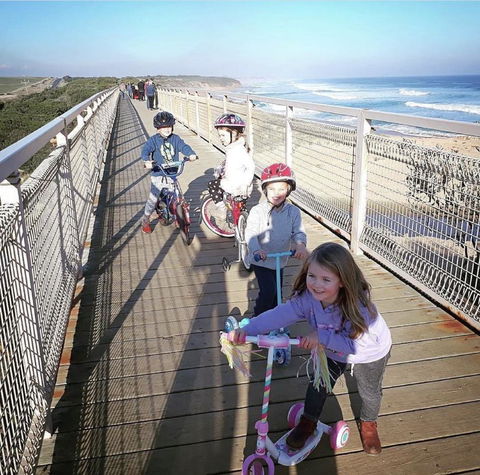 Stunning Waterfront Only 10 Minutes To Phillip Island - FREE EV UNIT 7kW For Electric Cars - Pet Friendly, Fireplace FREE WIFI Wine & Chocolates - Accommodation Redcliffe 27