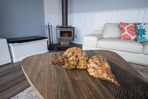 Stunning Waterfront Only 10 Minutes To Phillip Island - FREE EV UNIT 7kW For Electric Cars - Pet Friendly, Fireplace FREE WIFI Wine & Chocolates - Accommodation Redcliffe 15