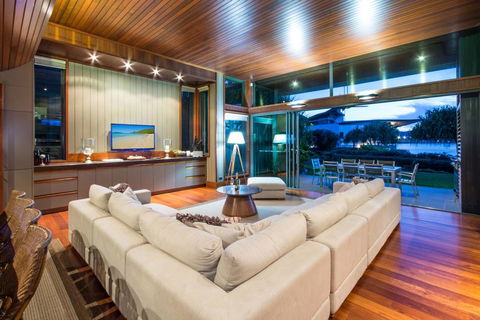 The Blue Marlin Yacht Club Villa 6 On Hamilton Island - Accommodation Redcliffe 2