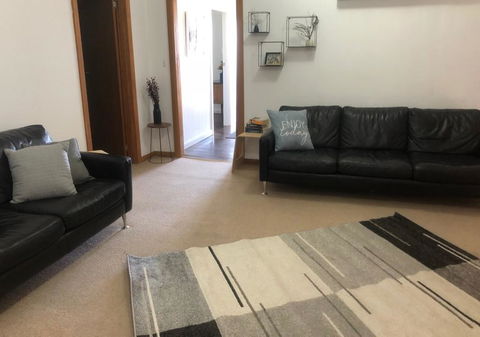 The Boat House - Accommodation Redcliffe 3