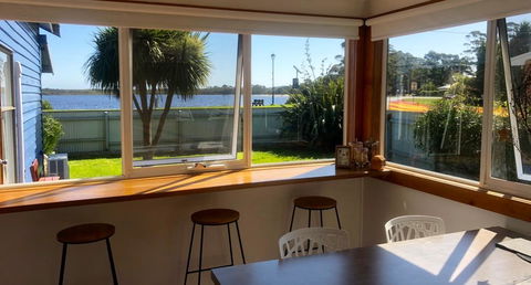 The Boat House - Accommodation Redcliffe 1