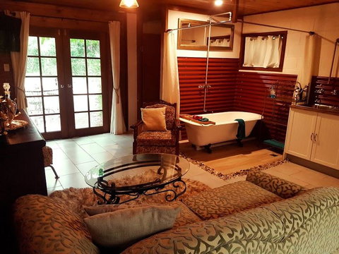 The Cabin - Accommodation Redcliffe 0