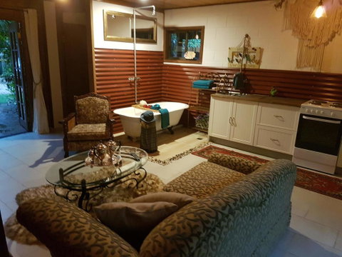 The Cabin - Accommodation Redcliffe 1