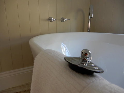 The Chapel Deloraine - Accommodation Redcliffe 3