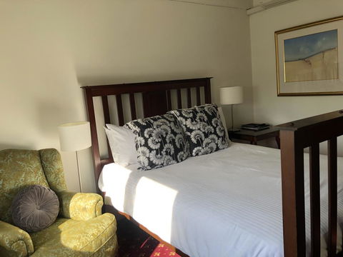 The Corner Hotel Alexandra - Accommodation Redcliffe 2