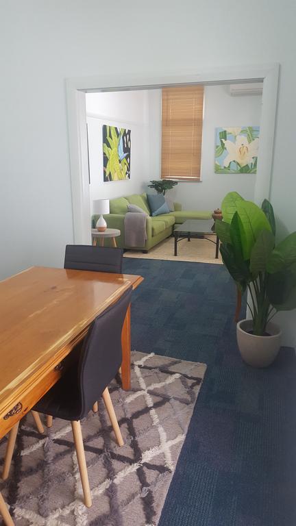 The Cottage - Accommodation Redcliffe 1