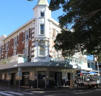 The Crown  Anchor Hotel - Accommodation Redcliffe