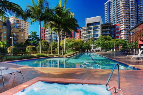 The Docks On Goodwin - Accommodation Redcliffe 0