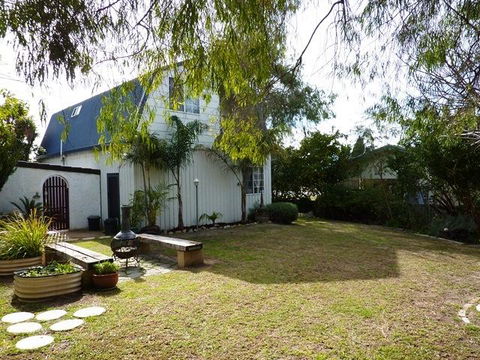 The Doo Drop Inn - Accommodation Redcliffe 3