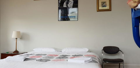 The Eastern Hotel - Accommodation Redcliffe 1