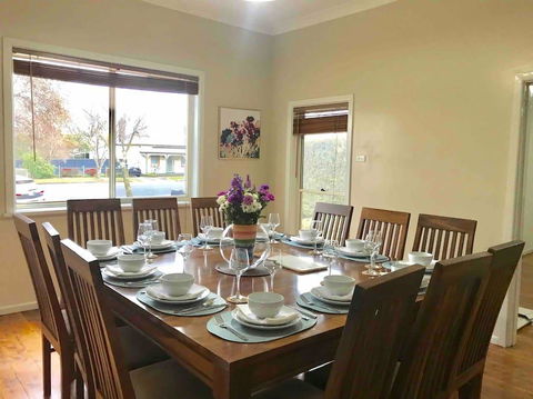 The Entertainer - Downtown Orange, Sleeps 11 - Accommodation Redcliffe 0