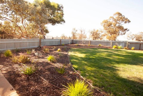 The Farmhouse. - Accommodation Redcliffe 3
