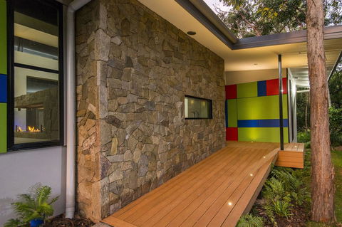 The Feathered Nest - Luxury Wildlife Retreat - Accommodation Redcliffe 3