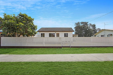 The Fishermans Cottage - Accommodation Redcliffe 0
