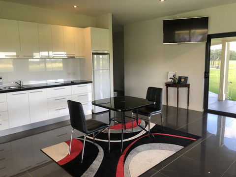 The Glen - Accommodation Redcliffe 3