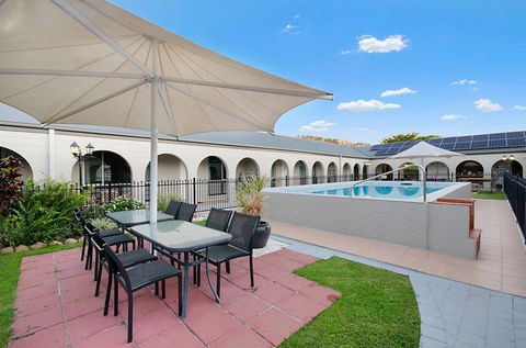 The Gulls Apartments - Accommodation Redcliffe 2