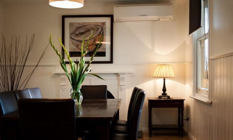 The Gums - Accommodation Redcliffe 2